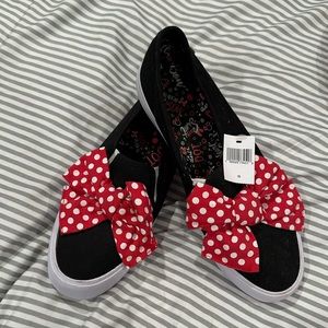 NWT Minnie Mouse slip on shoes size 10
